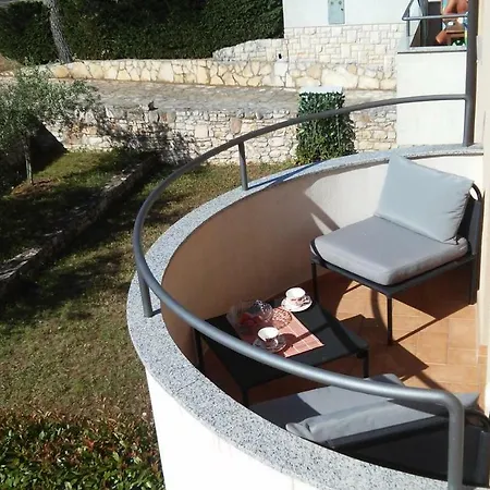 Delfin Novigrad Istria